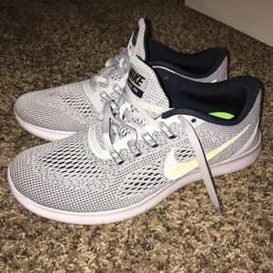 Women’s Nike Free Run Size 9.5